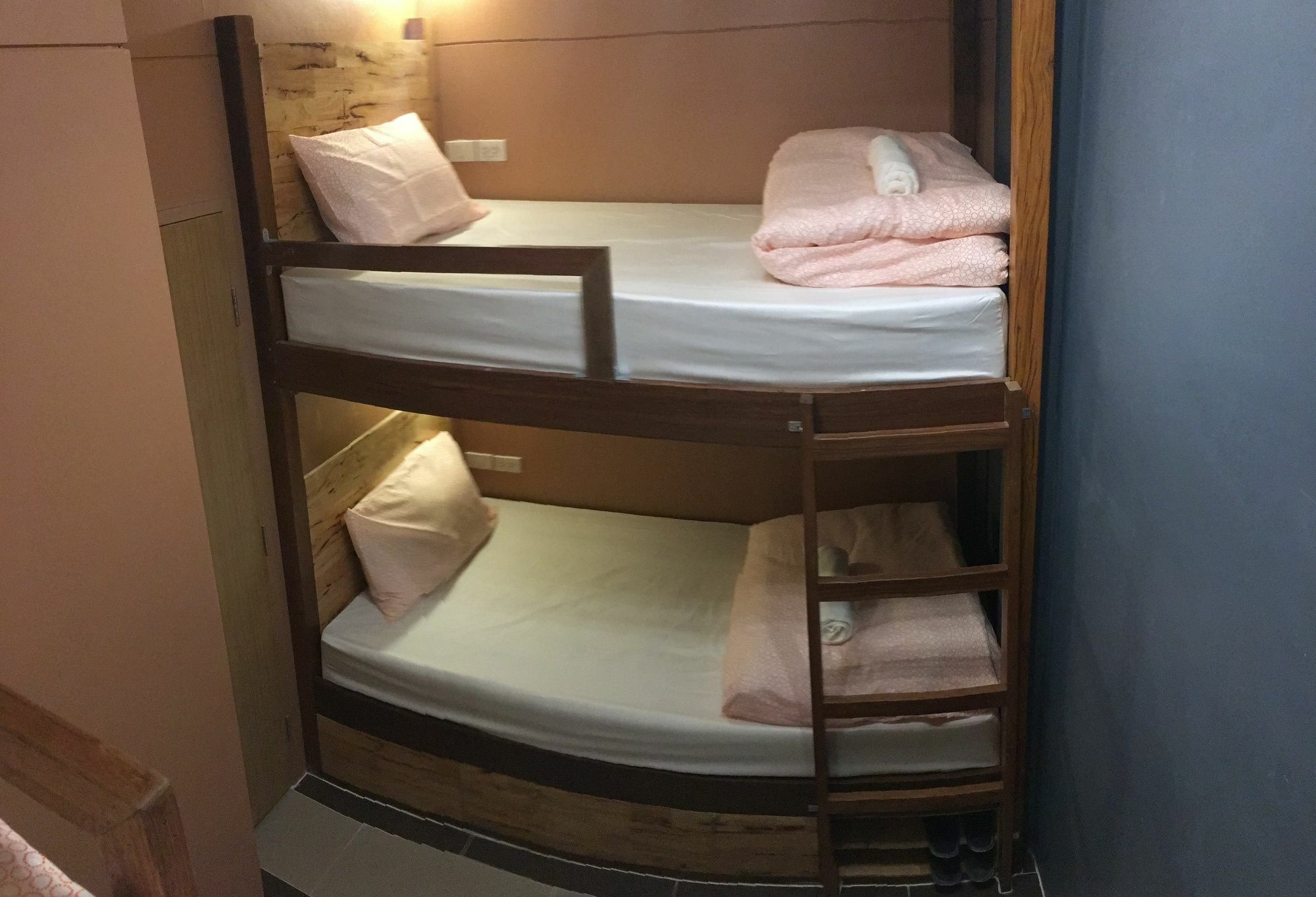 Siam Host Ratchada - Mrt Ladprao Hostel Bangkok Exterior photo